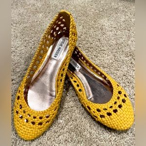 EUC sunshine yellow Steve Madden ballet flats, size 8.5M